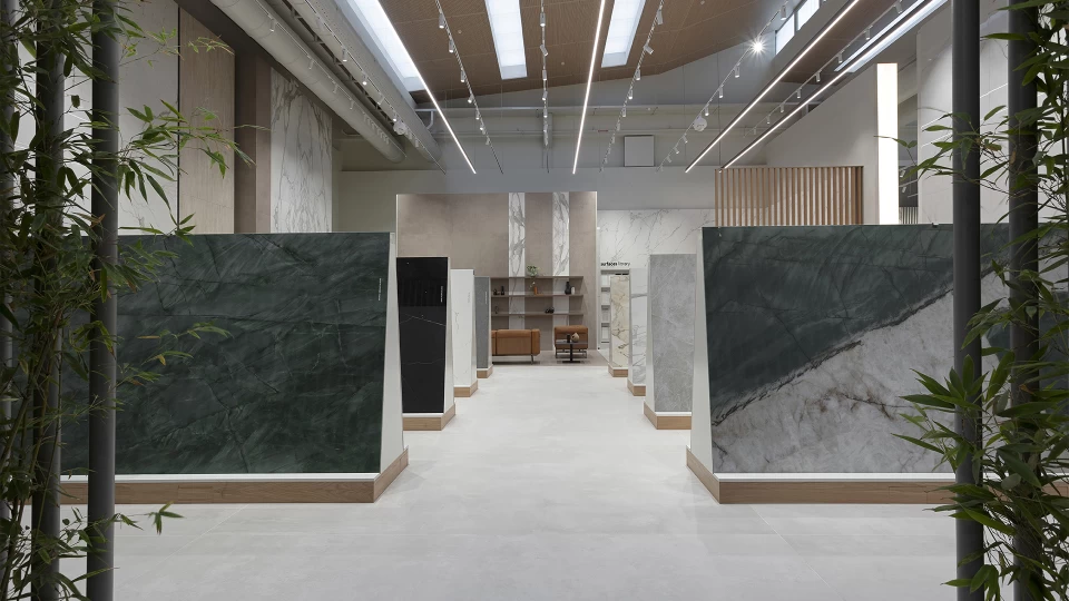 atlas-plan-outdoors-porcelain-stoneware-slabs-showroom