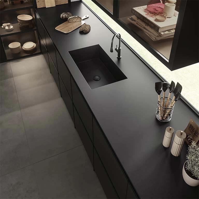 placa-de-gres-porcelanico-negro-gran-formato-absolute-black