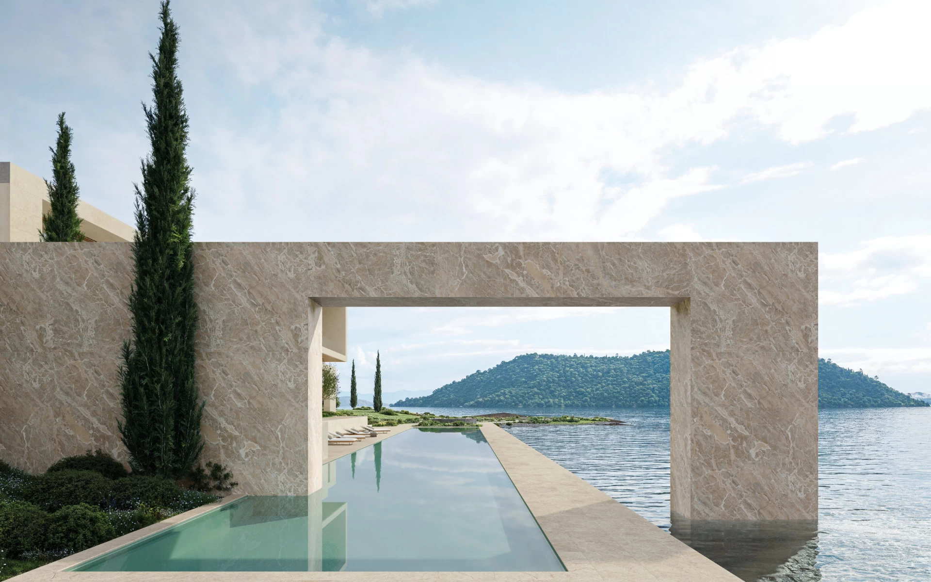 Villa affacciata sul mare con portale e pareti rivestite in gres effetto marmo Aurelia Vein di Atlas Plan, che incorniciano la piscina a sfioro e il paesaggio.