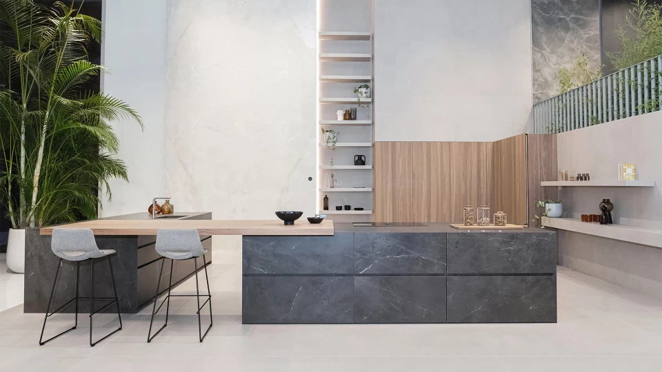 Atlas Plan porcelain stoneware surfaces meet Modulnova avant-garde kitchens