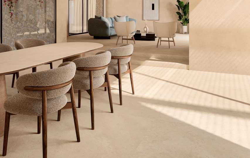 Salle à manger de style minimaliste avec sol en grès cérame aux tons neutres et naturels