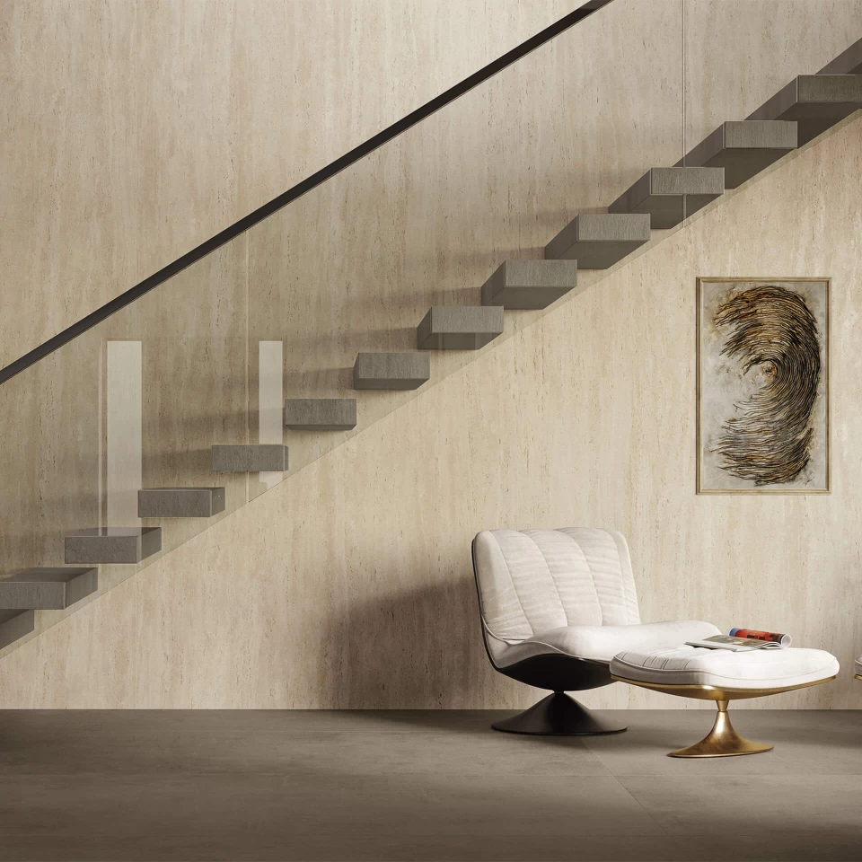 Living room and staircase in porcelain stoneware – Atlas Plan