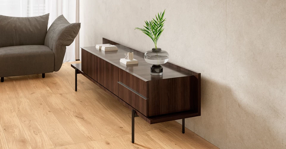Modernes kleines Wohnzimmer mit Wandfliesen aus Porzellan