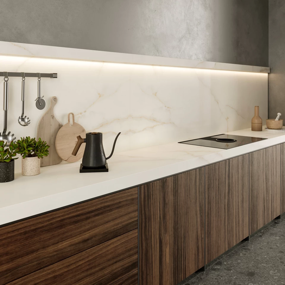 Plan de travail en dalle grand format effet marbre blanc