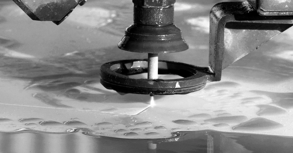 How to cut a hole in a porcelain tile
