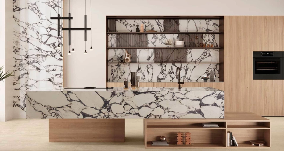 Gres porcellanato effetto pietra con texture naturali e raffinate