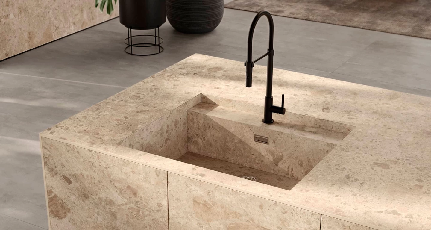 cucina ad angolo con isola multifunzionale