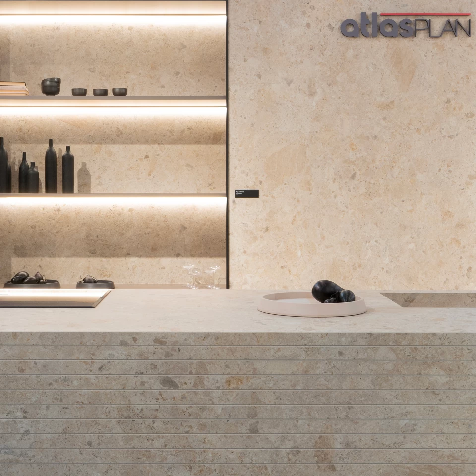 Стенд Atlas Plan на выставке Sicam 2025 с новыми поверхностями из керамогранита