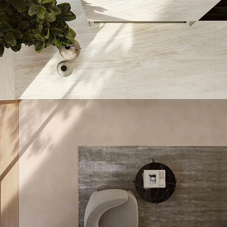 Световая инсталляция Sun-Ra Bird в выставочном пространстве