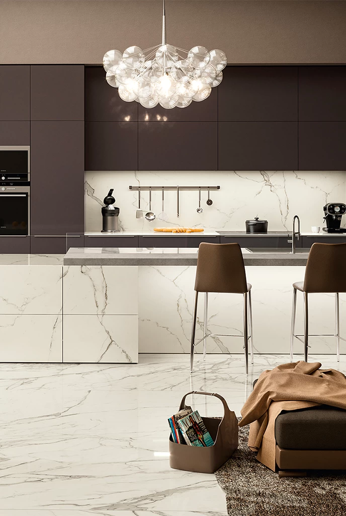 Monolithic open-space kitchen with central island and integration with the living room