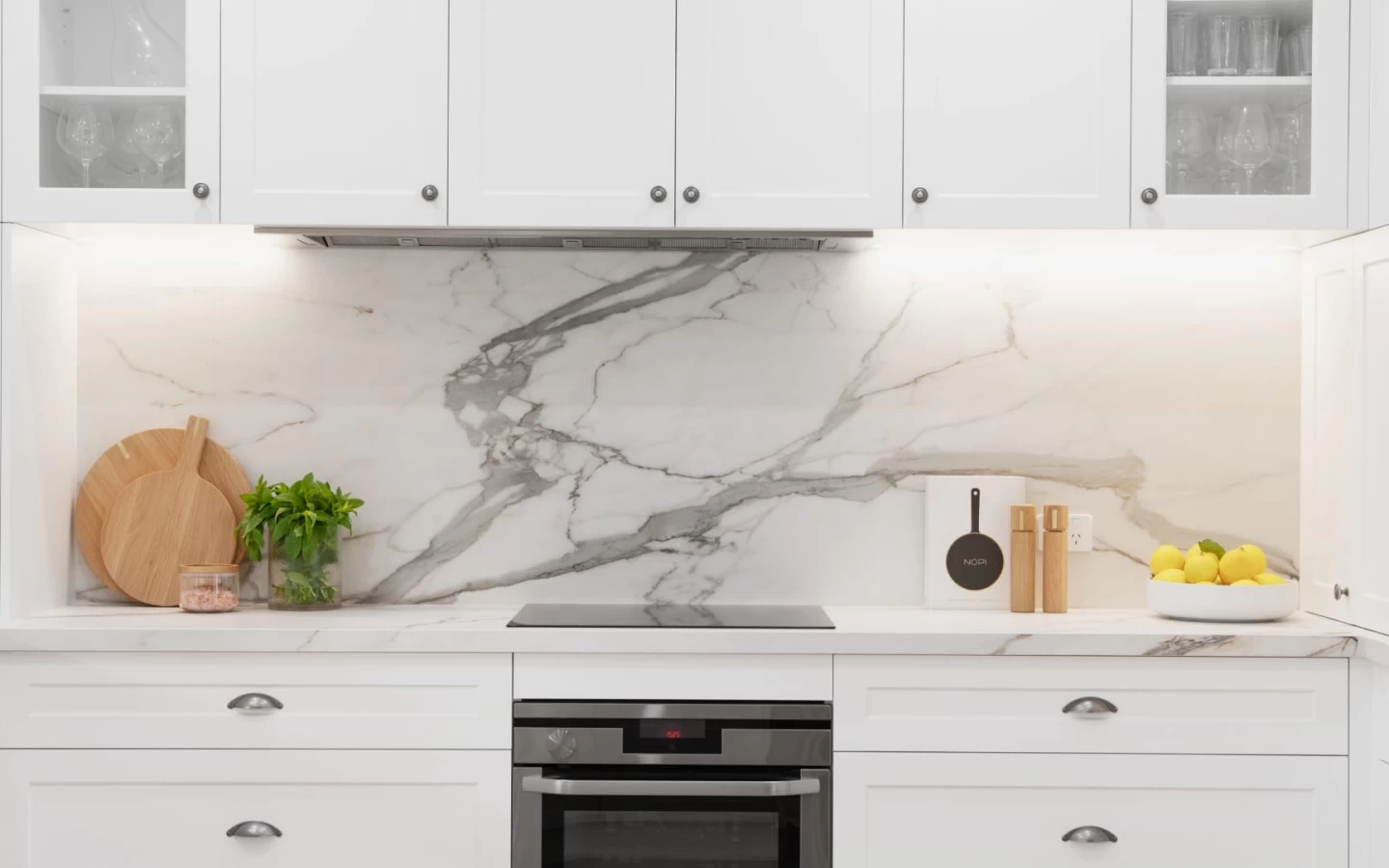 calacatta-imperiale-marble-look-stoneware-kitchen-island-top-cladding-atlas-plan-project
