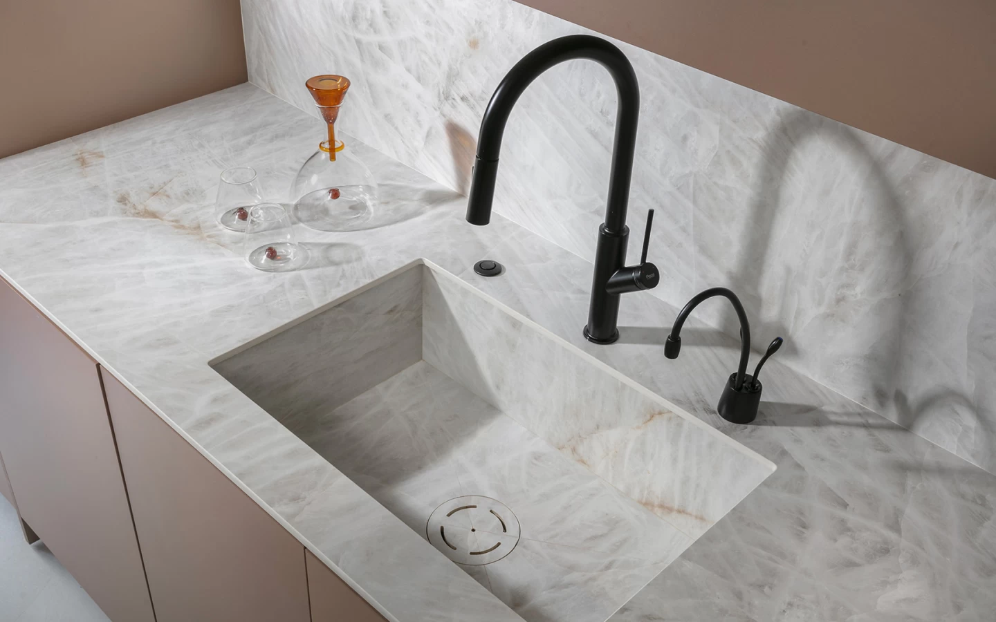 Crystal White stoneware slabs for kitchen sink and worktop, adding elegance and gleam - Atlas Plan