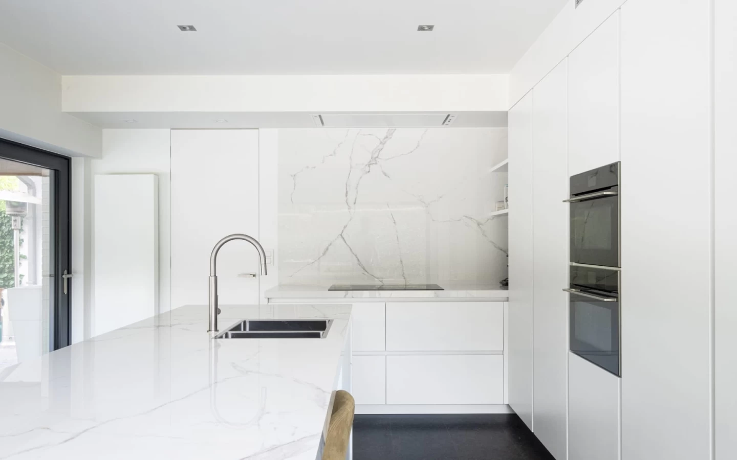 marble-look-slab-for-kitchen-backsplash-calacatta-extra-atlas-plan