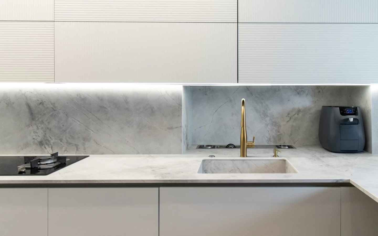 marble-effect-porcelain-stoneware-kitchen-countertop
