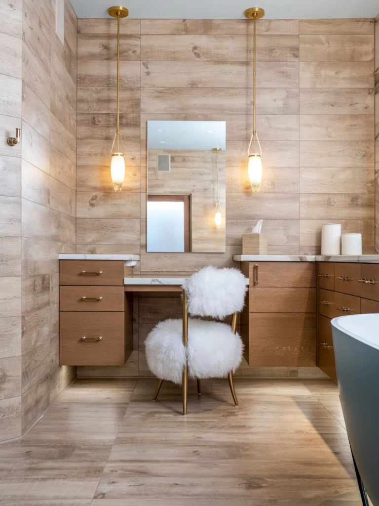 Столешница в ванной комнате из керамогранита с эффектом мрамора Calacatta Atlas Plan